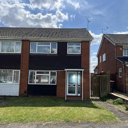 Charming 3-Bed House In Leighton Buzzard Villa Exterior photo